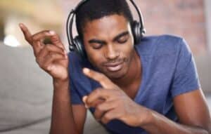 Revive éxitos del pasado con Spotify